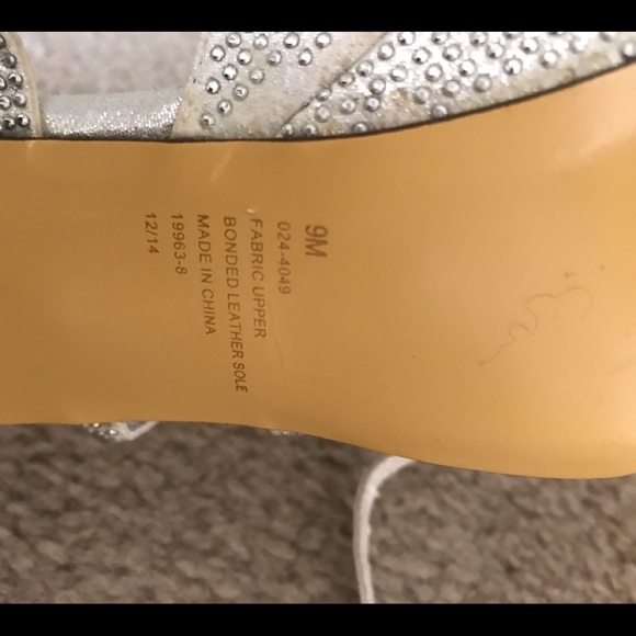 Clothing - Picture 3 of 8